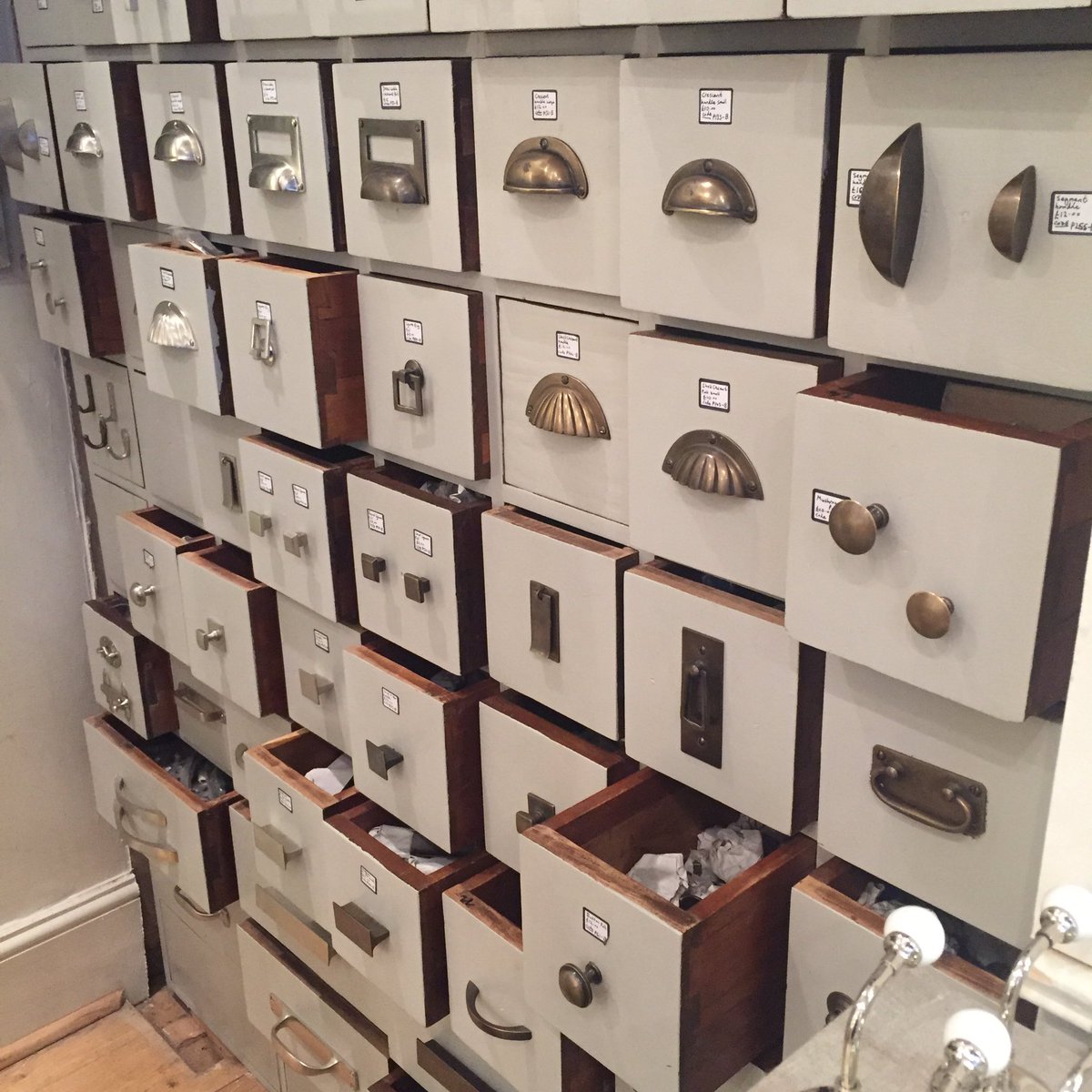 atlanticintdes's tweet photo. Choosing #handles, no #design #detail is too small #handle #details #attentiontodetail #interiors #interior design #design #inspiration https://t.co/b1LuLeMtB9
