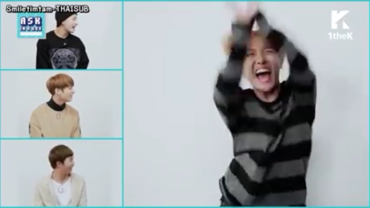 BTS_VTAEII's tweet photo. 😂 ขำอะไรขนาดนี้5555 โฮปปี้เอ่ย55555 #โตไปไม่โฮป #บังทันเป็นวงตลก #บังทันจ๋าอาร์มี่มาแล้วจ้ะ https://t.co/0HuH7YPzys