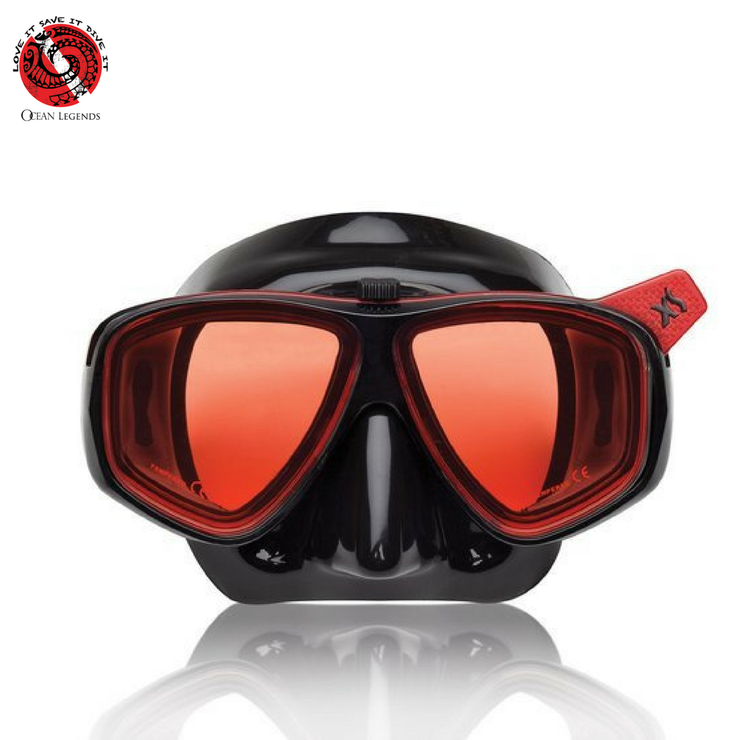 When you are 100 feet below , the only thing you want on your mind is the beauty surrounding you. XS Scuba. Everything for the perfect dive.