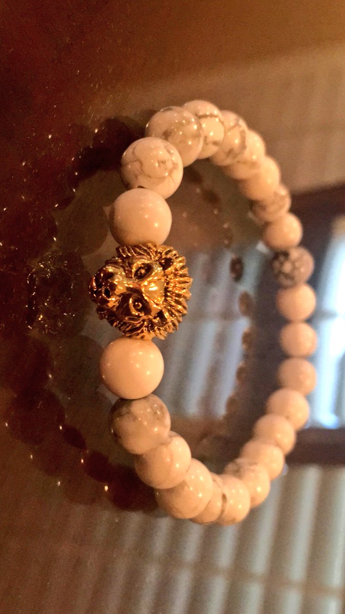 rsbco_'s tweet image. White acrylic beads x gold lion head