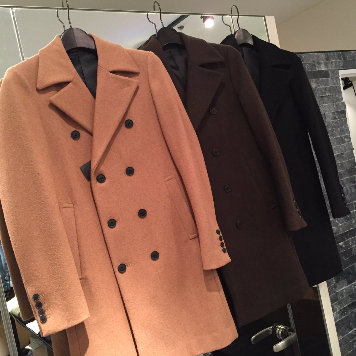 Blue Lounge 名古屋店 ウールwチェスターコート Price 25 800 Tax Color Camel Khk Blk シルエットのキレイさは群を抜いて一流な 最新流行アウター Maniera 名古屋parco チェスター コート Blue Lounge 名古屋店 ウールwチェスターコート Price 25 800 Tax Color Camel Khk Blk シルエットのキレイさは群を抜いて一流な 最新流行アウター Maniera 名古屋parco チェスター コート