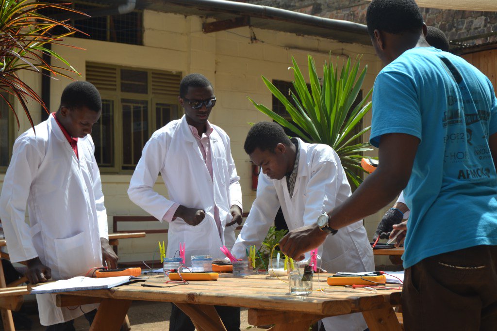 KeplerTechLab's tweet image. Fundraiser: Aspiring Engineers in Rwanda keplertechlab.wordpress.com/2016/11/03/fun…
