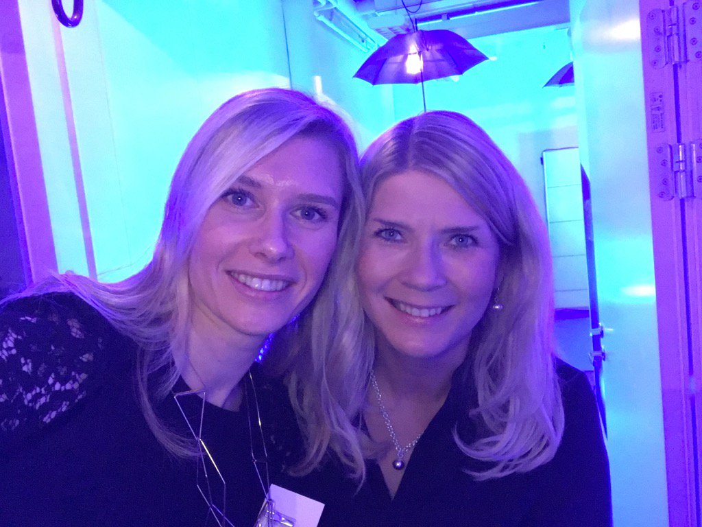 TuuliKalliosalo's tweet photo. Rainmaker 1 v, parhaassa seurassa: ihanat asiakkaat, ihanat kollegat #RainmakerFi @SariStrom https://t.co/IKRdJVDpId