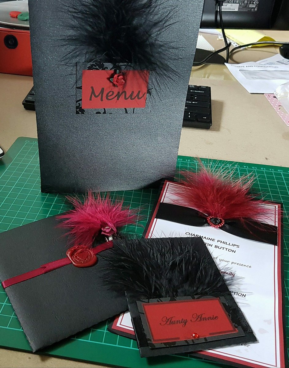 CutandShutCraft's tweet photo. I love making wedding sets so much😍 https://t.co/oifoZnNma8