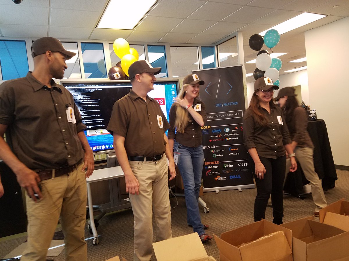 balasund's tweet photo. #CMGtHackathon -  team ups is up next https://t.co/VWQWXcIhLw