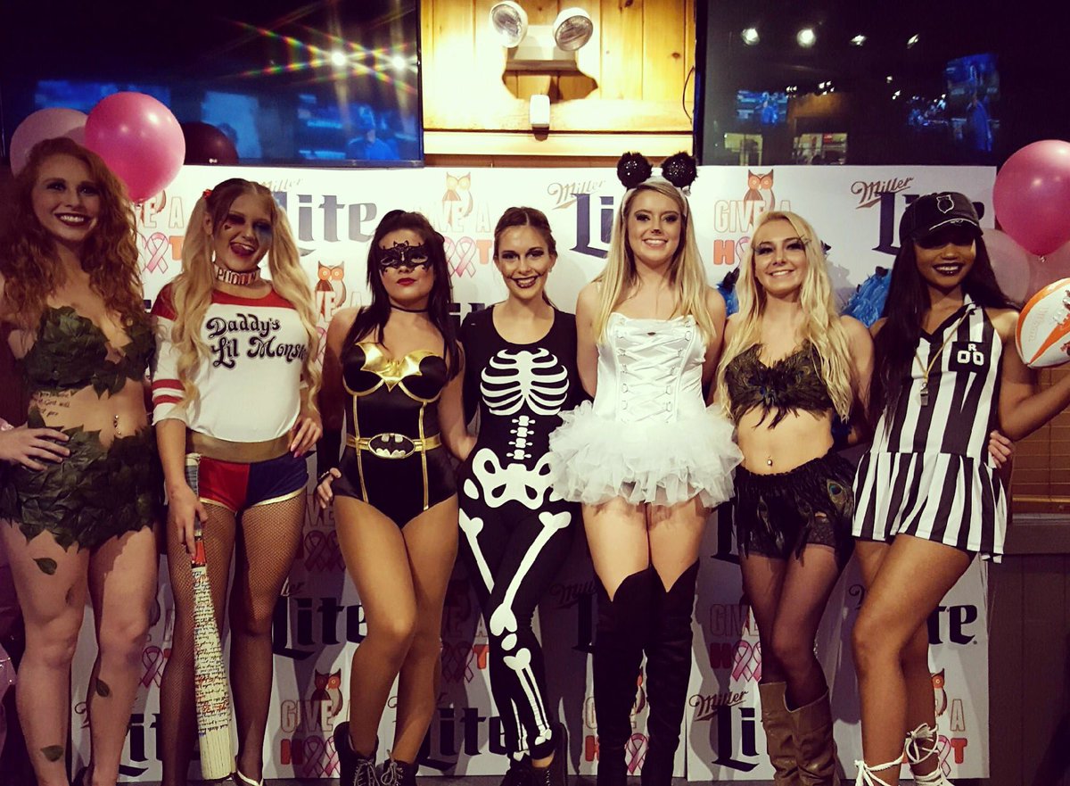 NKCHooters's tweet photo. Reminiscing💖 #BreastCancerAwareness #CostumeContest16' #HootersMakesYouHappy #StepintoAwesome #StepintoNKC @Hooters @HootersCalendar https://t.co/gqgg8d7tGY