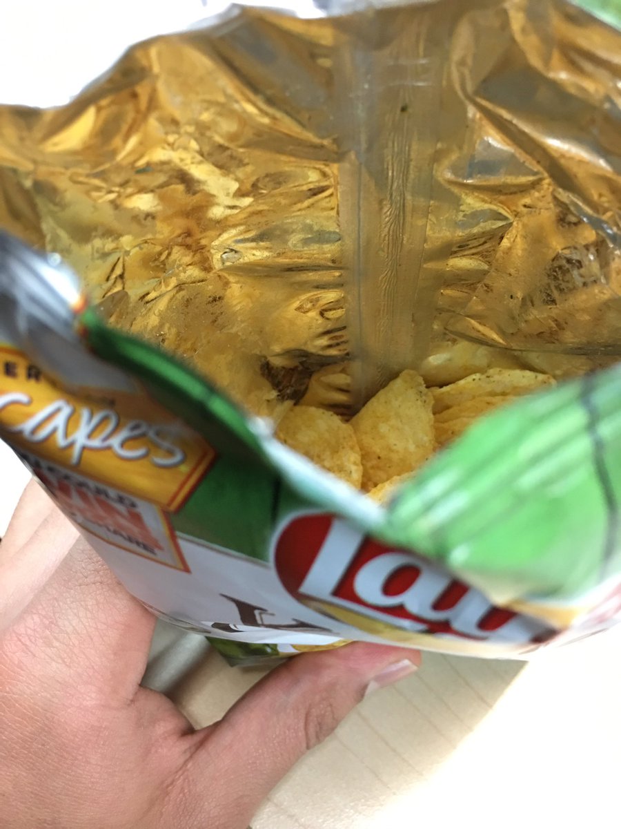 rcesoj's tweet photo. @Fritolay I appreciate the gas to preserve my chips but a higher chip to gas ratio would make my day 👌🏽 https://t.co/q2LxMCNMwF