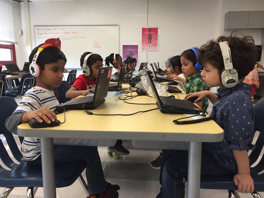 WestgateElem's tweet photo. Our Kindergarten students can log into a computer and read on @myONreader. #TeachingDigitalNatives #WestgateES https://t.co/cgqbzPhGo9