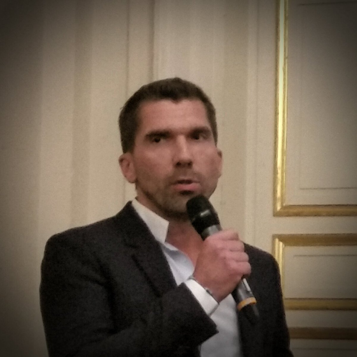 EUROJURISFR's tweet photo. "Nous avons développé une plateforme juridique qualitative", Pierre AIDAN, @Legalstart_fr, 40 000 clients, 80% de recommandations #ConfIBP https://t.co/SAAwVBGN6V