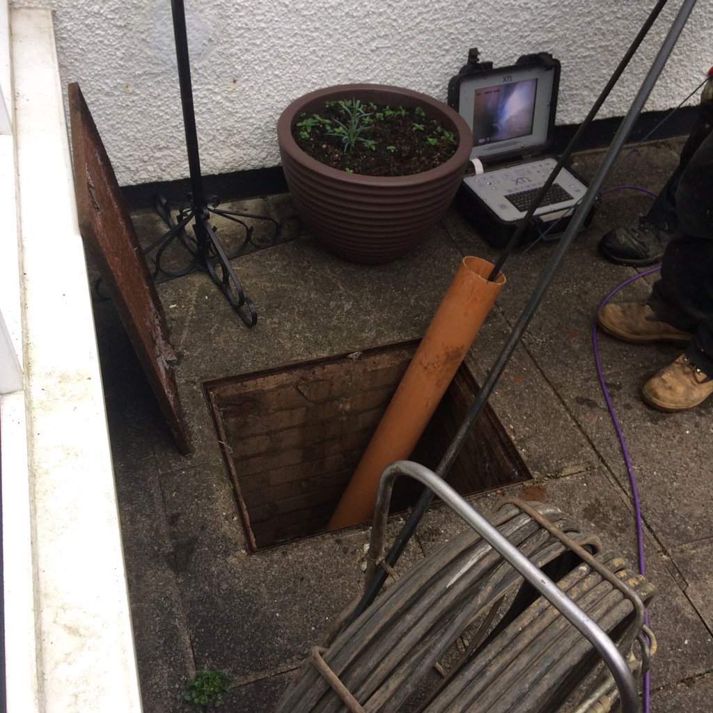Rathbonepests's tweet photo. Another day with @ratdetective today,#Cardiff,#Pontypridd,#Merthyr Tydfil.Rats in the house,#gottacheckthosedrains. https://t.co/tvjcxwfWHl