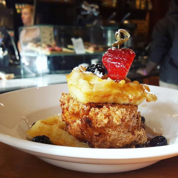 carbontaps's tweet photo. It’s @carbontaps Chicken & Waffles, which just so happen to be #paleo & #glutenfriendly. Oh Praise Be. Mmmhmm. #carbontaps #alteragent https://t.co/Zca6x80d15