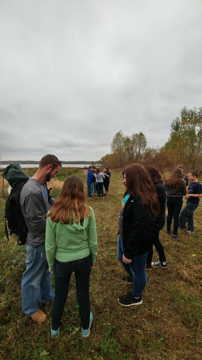 jmclain228's tweet photo. OVMS outside learning. #gpsfun https://t.co/atcZK4lHuB