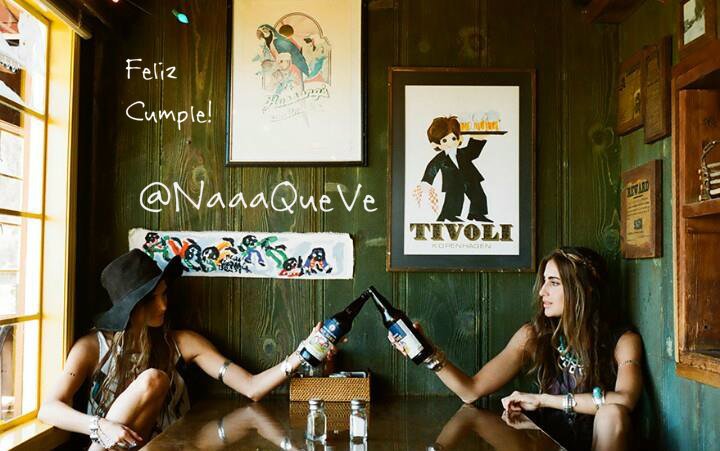 lolu_wuest's tweet photo. #Cheers @NaaaQueVe que pases un cumple bestial! #TeQueremo https://t.co/KsY6tSYXSN