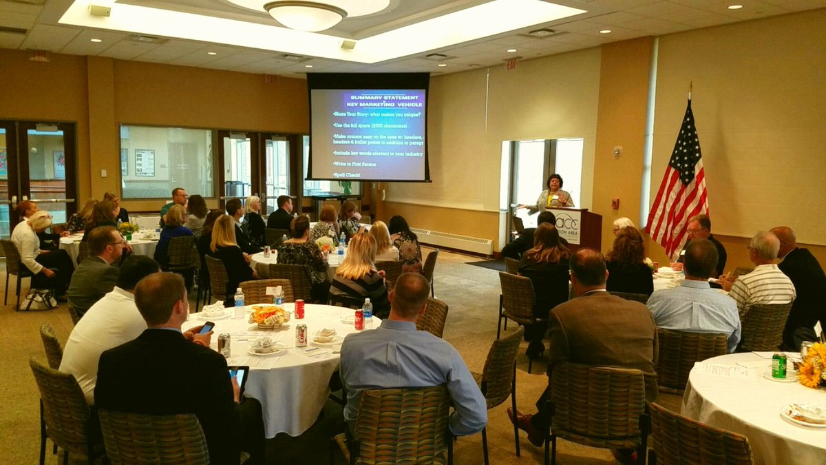 AndersonAreaCC's tweet image. Another great turnout for our Monthly Membership meeting! Thanks to @michellebeckham for a very informative presentation on LinkedIn!