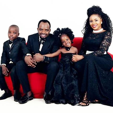 davidlutalolive's tweet photo. #VIPFamilyShow #Happening dis sunday, 6th Nov @DavidLutalo @davlutalo1 Live in #MegaLiveshow @africellUG @BigEyeUG https://t.co/1WZq4L4FFk