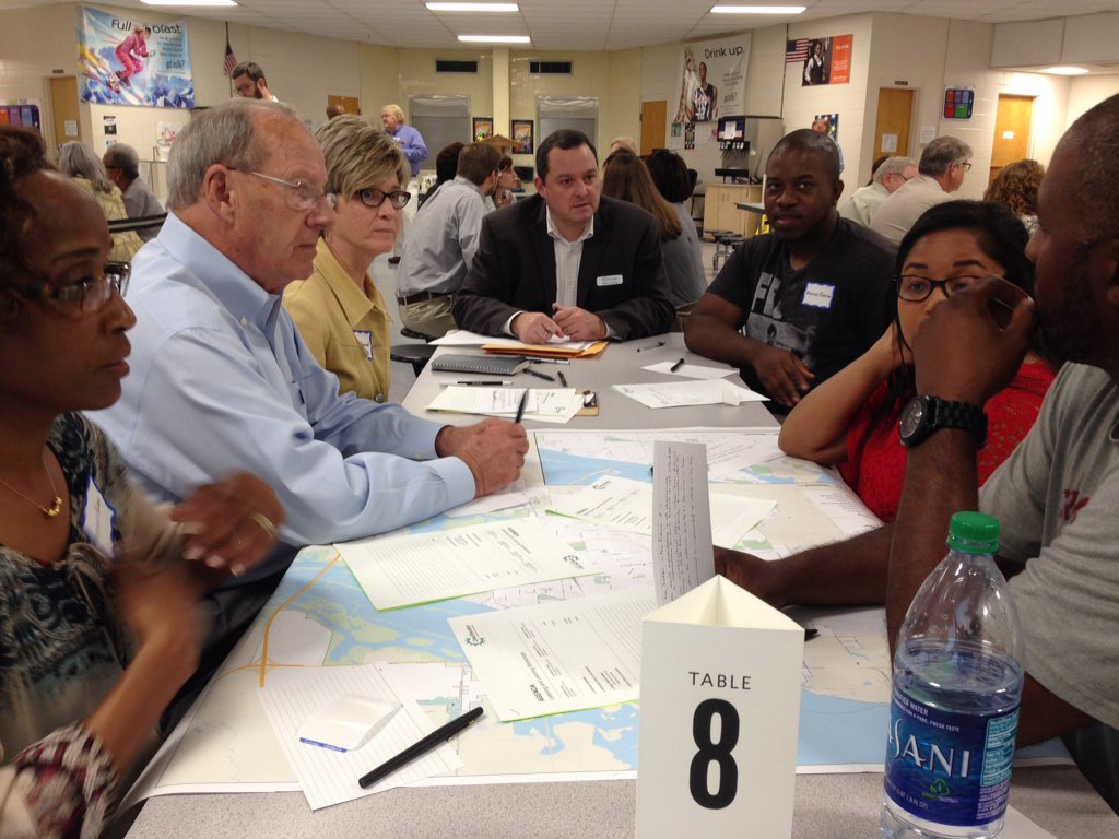 DMCChamber's tweet image. Sharing, listening to neighbors at core of @OneDecatur initiative. Making our community stronger one conversation at a time. #MyDecaturAL