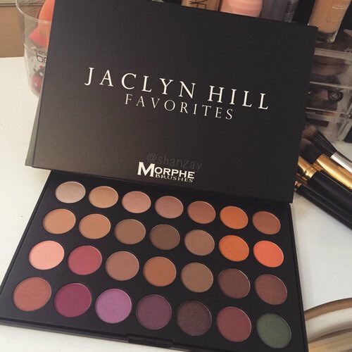 GlammAddict's tweet photo. Rt et follow moi

        Pour gagner cette palette  🎨 

      Bonus : rt https://t.co/JWAap3DCS8

                TAS A 18.2K https://t.co/5NfBKRxthe