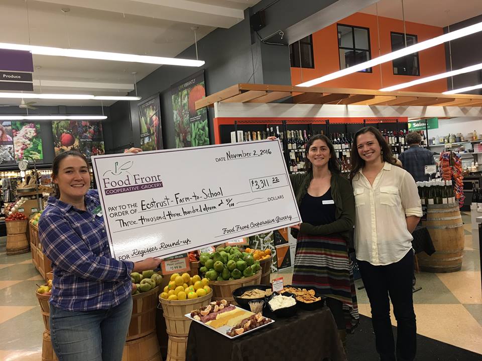 edibleportland's tweet image. Big congratulations to Food Front Coop's Farm-to-School program for this big check from @Ecotrust facebook.com/edibleportland…