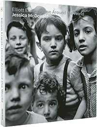 ransomcenter's tweet image. 6 PM FREE TOUR: "Elliott Erwitt: Home Around the World." The exhibition catalogue makes a great holiday gift! Buy in store or online.