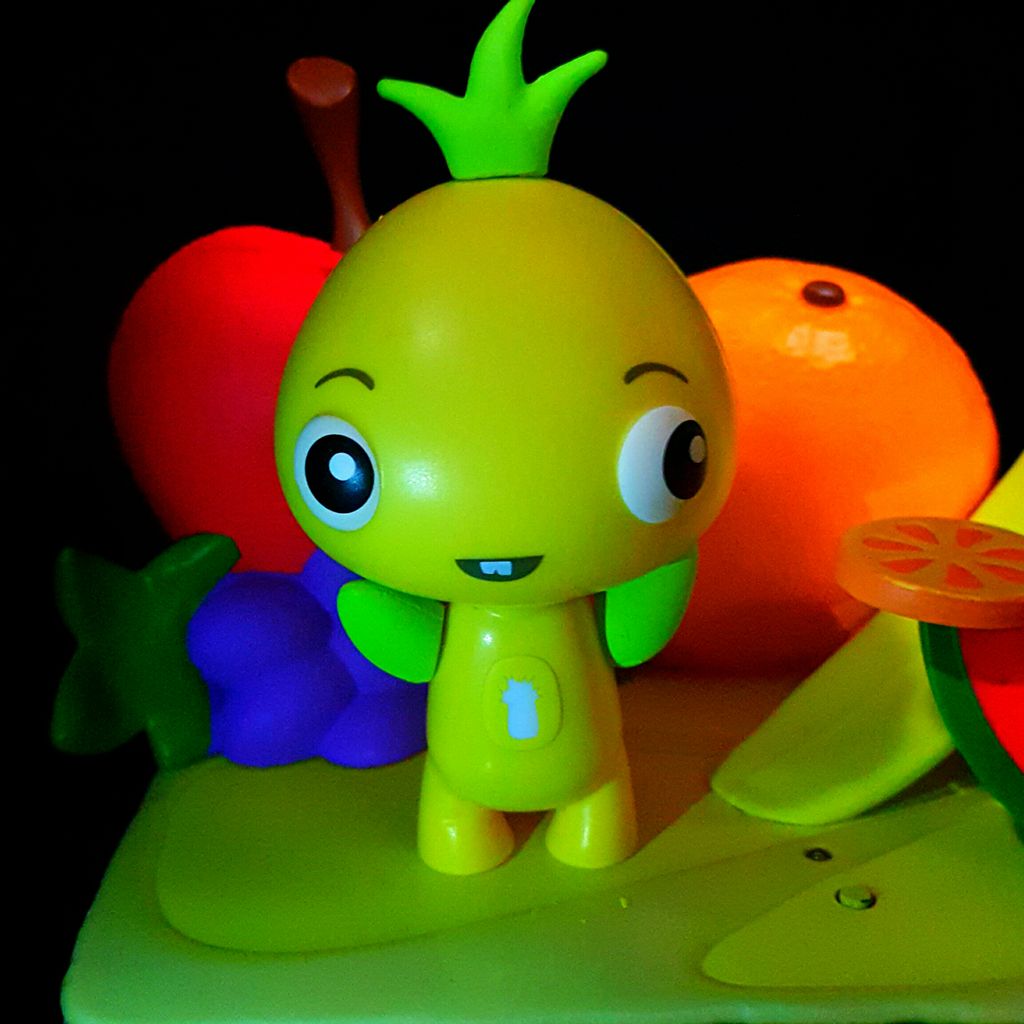 Magicmeemees1's tweet photo. Piney Apple is the exclusive MeeMee for the Berryland Playset! #magicmeemees #futureofplay #fop #pineyapple #berryland #toys #kidstoys #new https://t.co/fswG7w1ztH