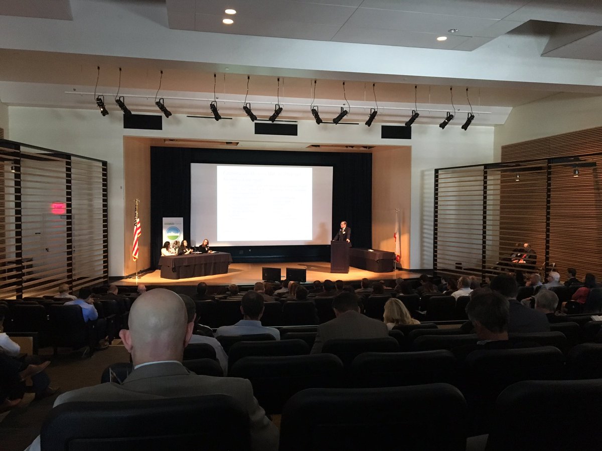 mclanecte's tweet photo. Our ROP Virtual Enterprise and Banking and Finance attending the Central Valley Venture Forum @mclanehigh @sxlamm #CVVF2016 https://t.co/vyRAZByecx