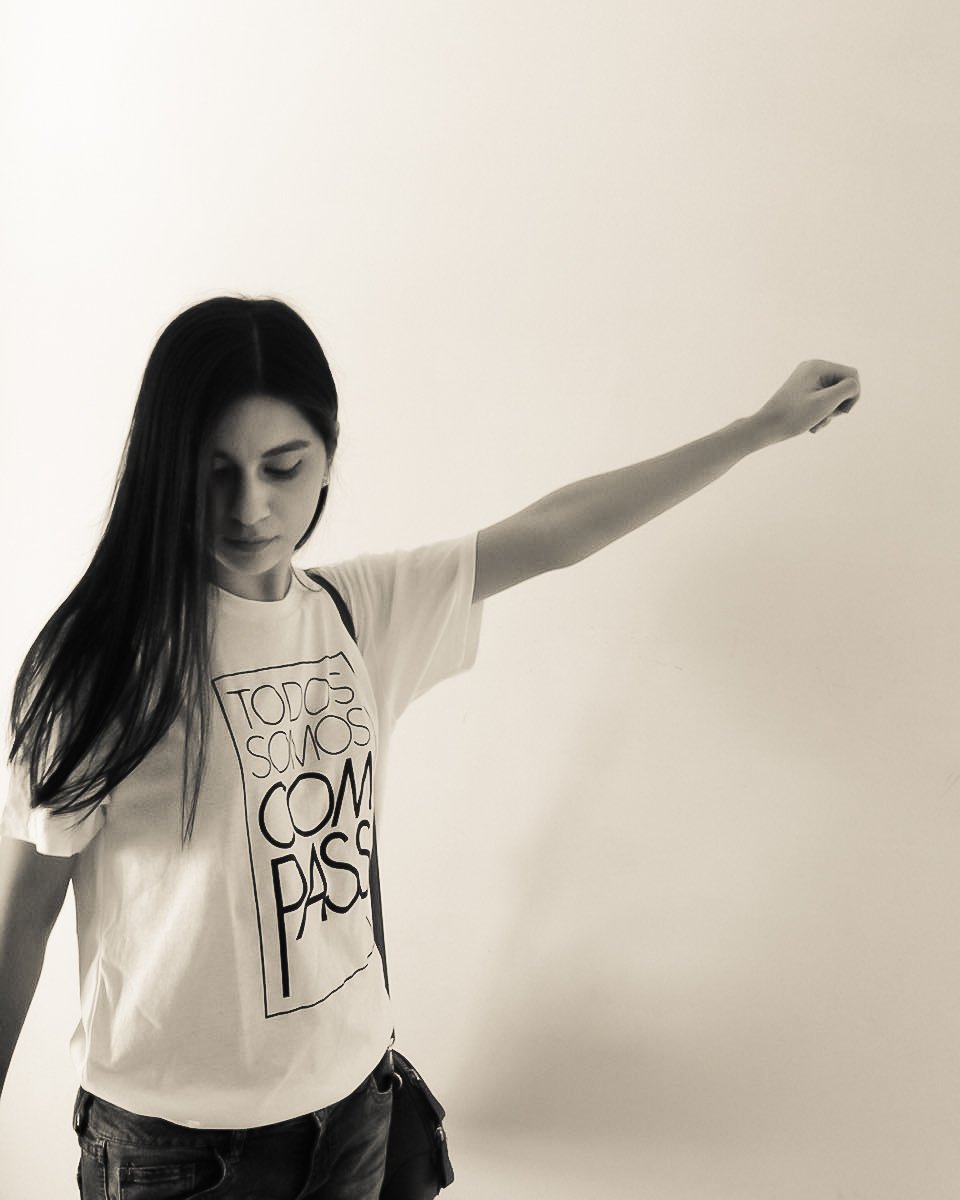 Si todavía no tienen la suya, este sábado podrán adquir las últimas camisetas a L150.00 en <a href="/cienanioshn/">Cienaños</a>.

#TodosSomosCompass