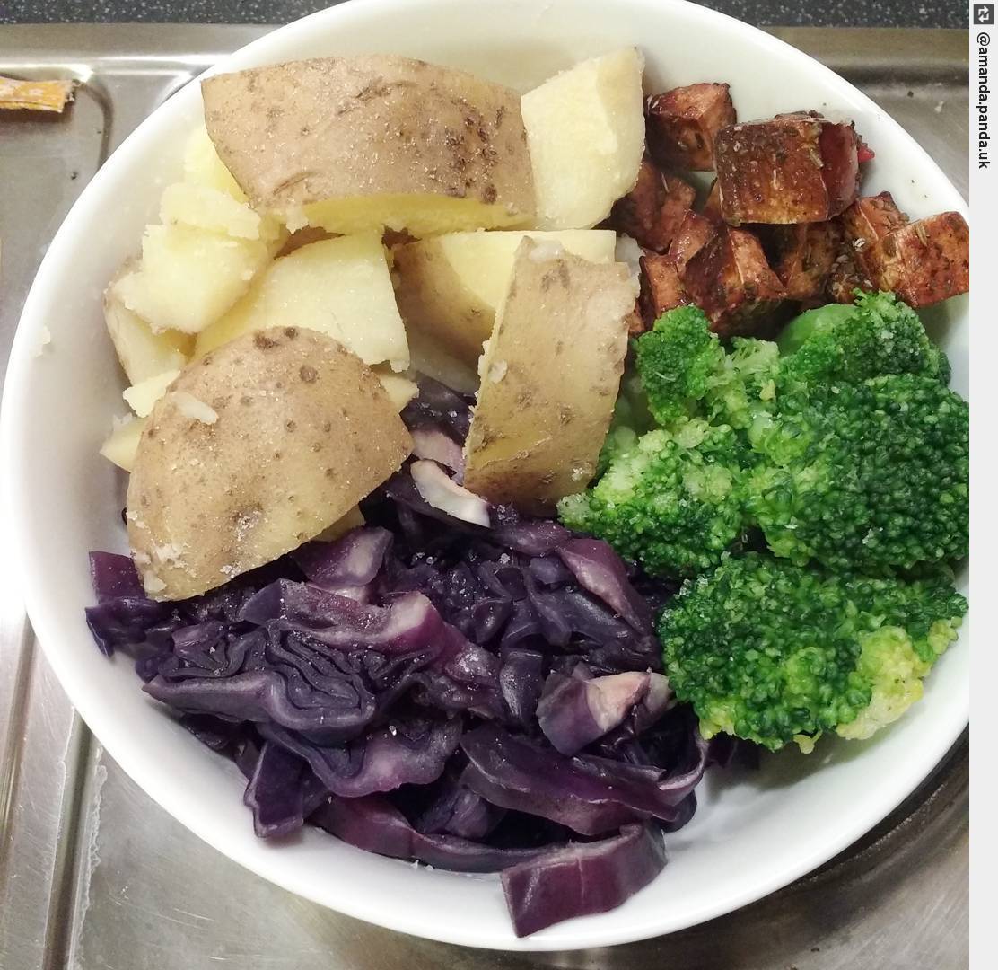 alex_park_650's tweet image. The last of my Balsamic Tofu 😶 Steamed Broccoli, Steamed Red Cabbage and Steamed Potato⚫⚫⚫⚫⚫⚫⚫⚫ #veganuk #vegandinner