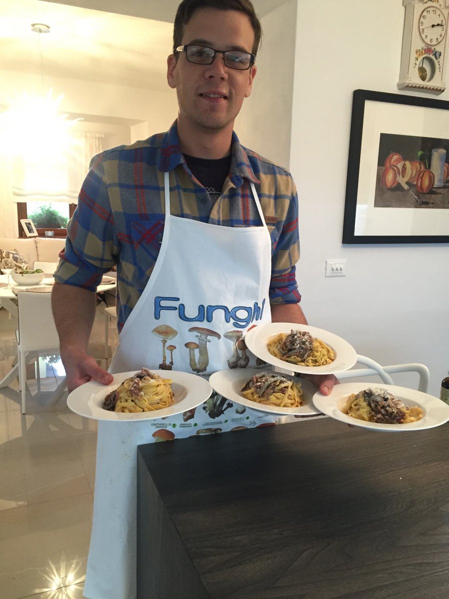 ristoranteamano's tweet photo. One last time to serve up dinner from the 'test kitchen' #LastDayInItaly #CheffreysItalianAdventure https://t.co/b5ukImtCjU