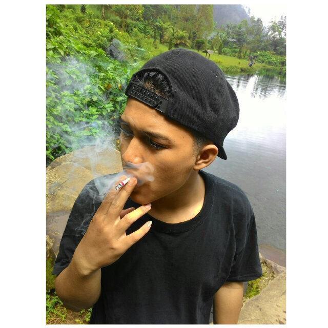 Come hangout with me on #BIGOLIVE. web.live.bigo.sg/18446744071570…