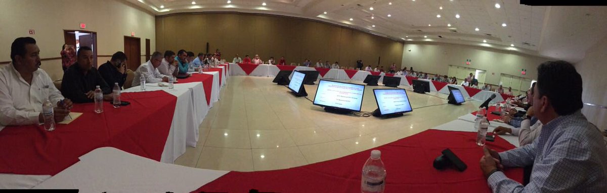 SonoraConafe's tweet photo. @SonoraConafe presente en la Reunión de Delegados Federales @EPN con Alcaldes de Sonora Resultados de Obras y Acciones en los 72 municipios https://t.co/A0sv3DBNif