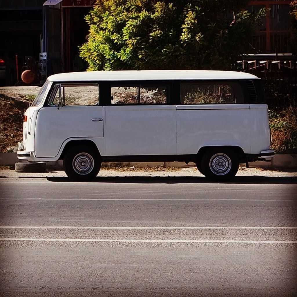 CarspottingTurk's tweet photo. A nice and clean VW Transporter T2 (1967-1969) #vw #vwtransporter #transporter #soloparkin… https://t.co/yiSioWZQTT https://t.co/nGFi2RVnc7
