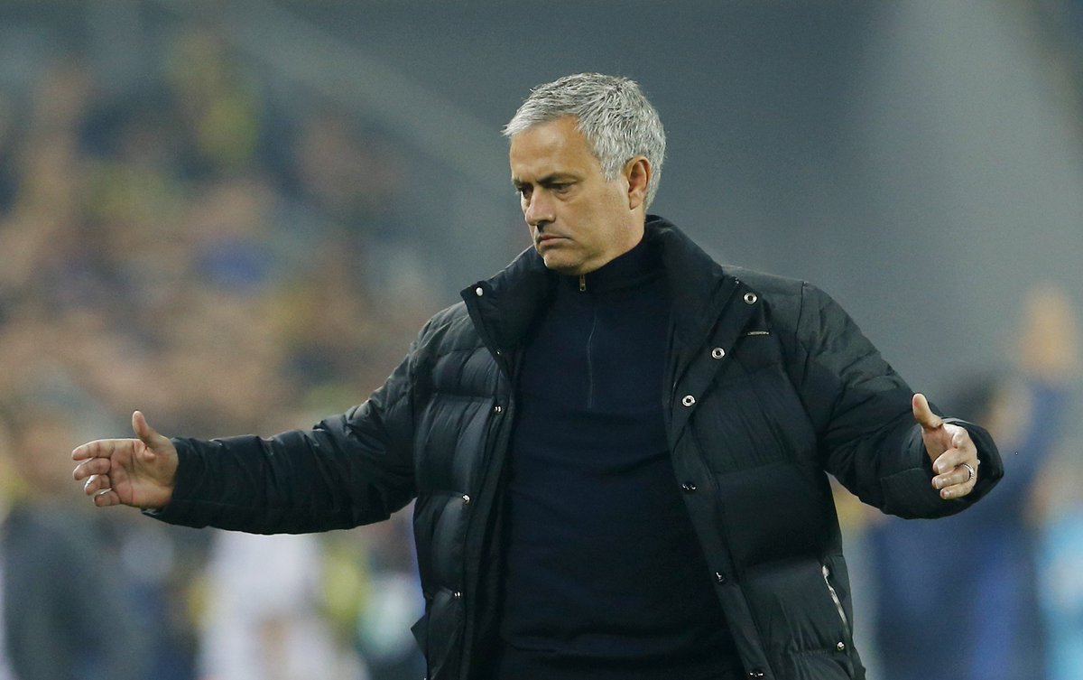 Squawka's tweet photo. Man United lose 5 consecutive away games in Europe for the first time in history.

LLLLL

Goals: 3
Conceded: 9 https://t.co/TAKbPSlhsI