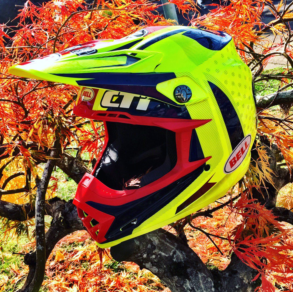MotoSportInc's tweet photo. @BellPowersports #Moto9Flex Vice helmet in stock now!  Look Here: https://t.co/CqpRTzRy4x #MotoSportDotCom https://t.co/qgNdIK9zhU