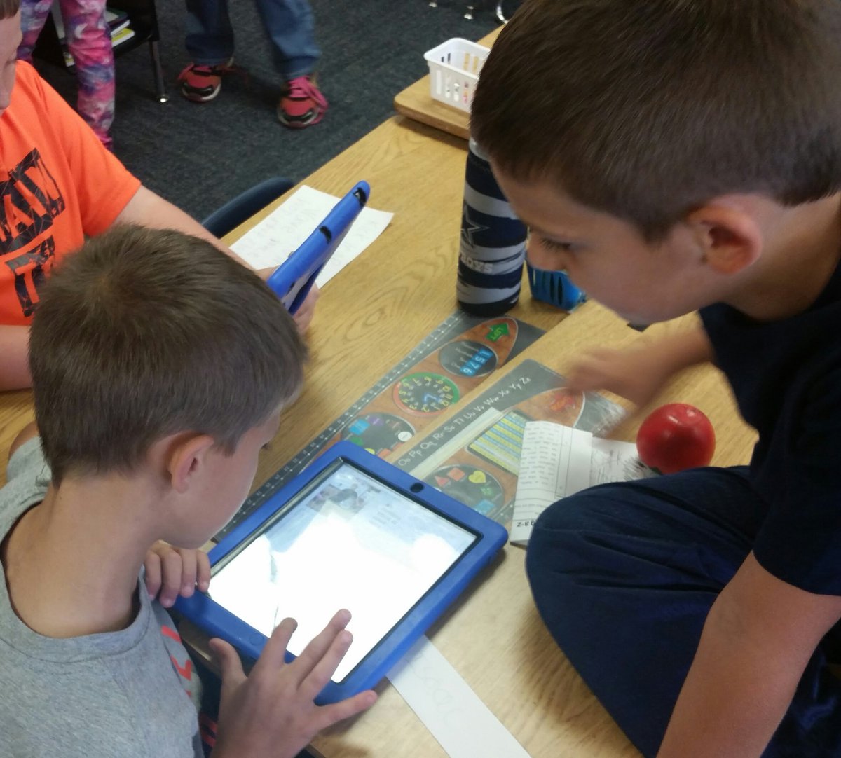 CheneyElem's tweet photo. Collaboration with 3rd and 1st grade buddies learning about @PicCollage and showing what we know about verbs! @PaulaSears14 @MarilynAKeller https://t.co/45kG4c8HyX