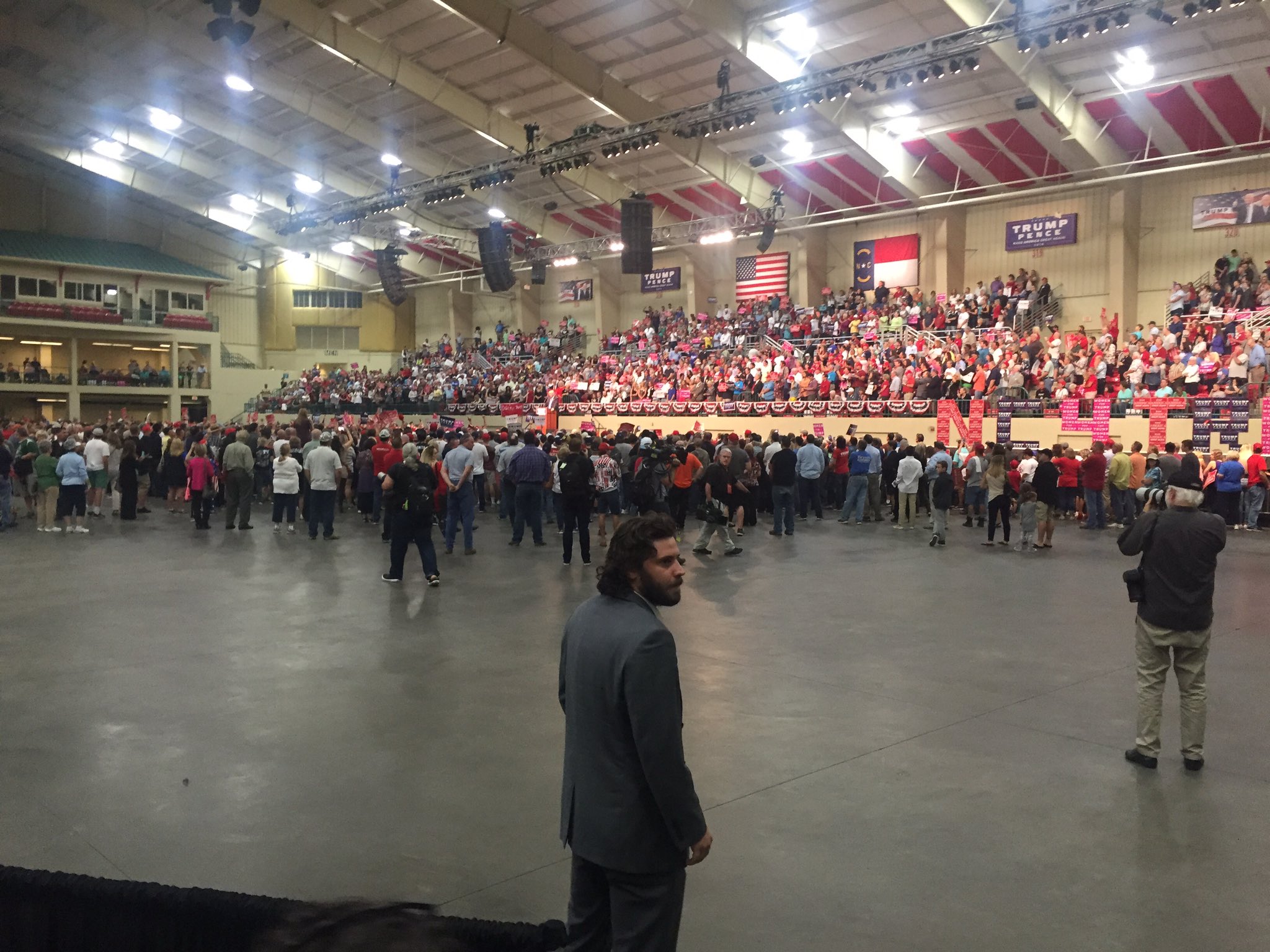 CwXPm1RXAAEaqdC.jpg:large