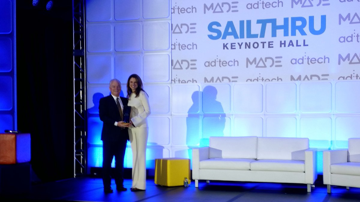 verve_inc's tweet photo. Verve CEO Nada Stirratt accepts @adtech Industry Achievement Award for tech innovation from Doug Weaver @UpstreamDW #adtech16 #AdtechNYC https://t.co/uAiH5gqEdW