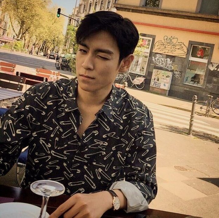 _Melody_VIP_'s tweet photo. Я самый тормознутый из фанатов,но все таки напишу.Больше чем кумир Часть моего сердца 💜
#BIGBANG #TOP #HAPPYTOPDAY #HBDTOPfromRussianVIPs https://t.co/iP82ecpza6