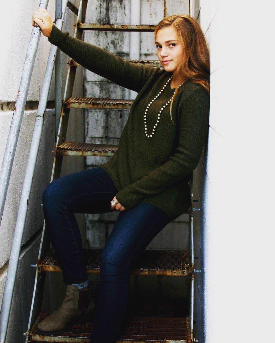 wildgingergb's tweet photo. Fall 🍂🍁#ootd #love #fallstyle https://t.co/5tF9HqjnCf
