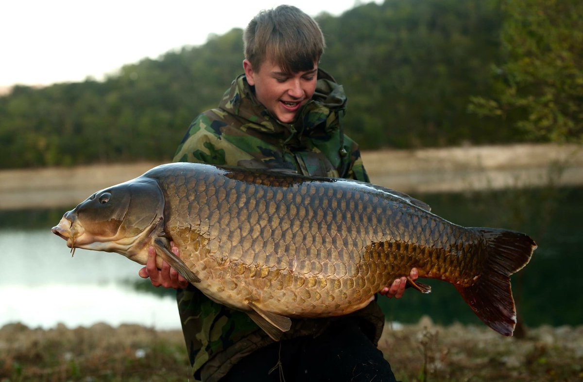StickyOfficial's tweet photo. Joshua 'Bankstick' Allison capped off our recent trip to Cassien, banking one of the iconic venues illusive gems at 63lb+ https://t.co/NFQpPFLxWI