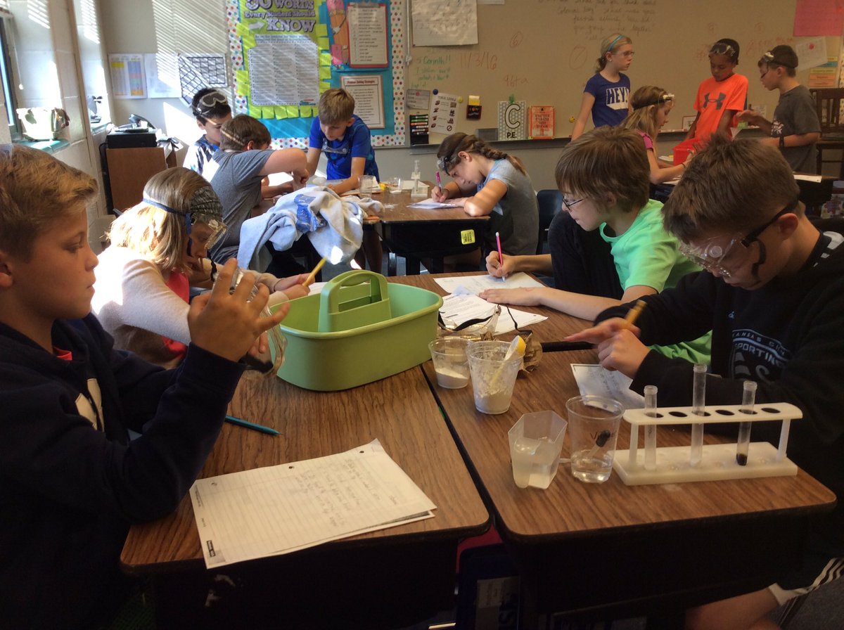Corinth501's tweet photo. Fifth graders investigate chemical properties! https://t.co/d4rZBeaRNE