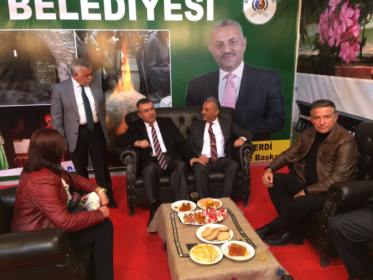 Emniyet Eski Genel Müdürümüz Sayın Celalettin Lekesiz standımızı ziyaret etti. Ankara'da #HatayGünleri