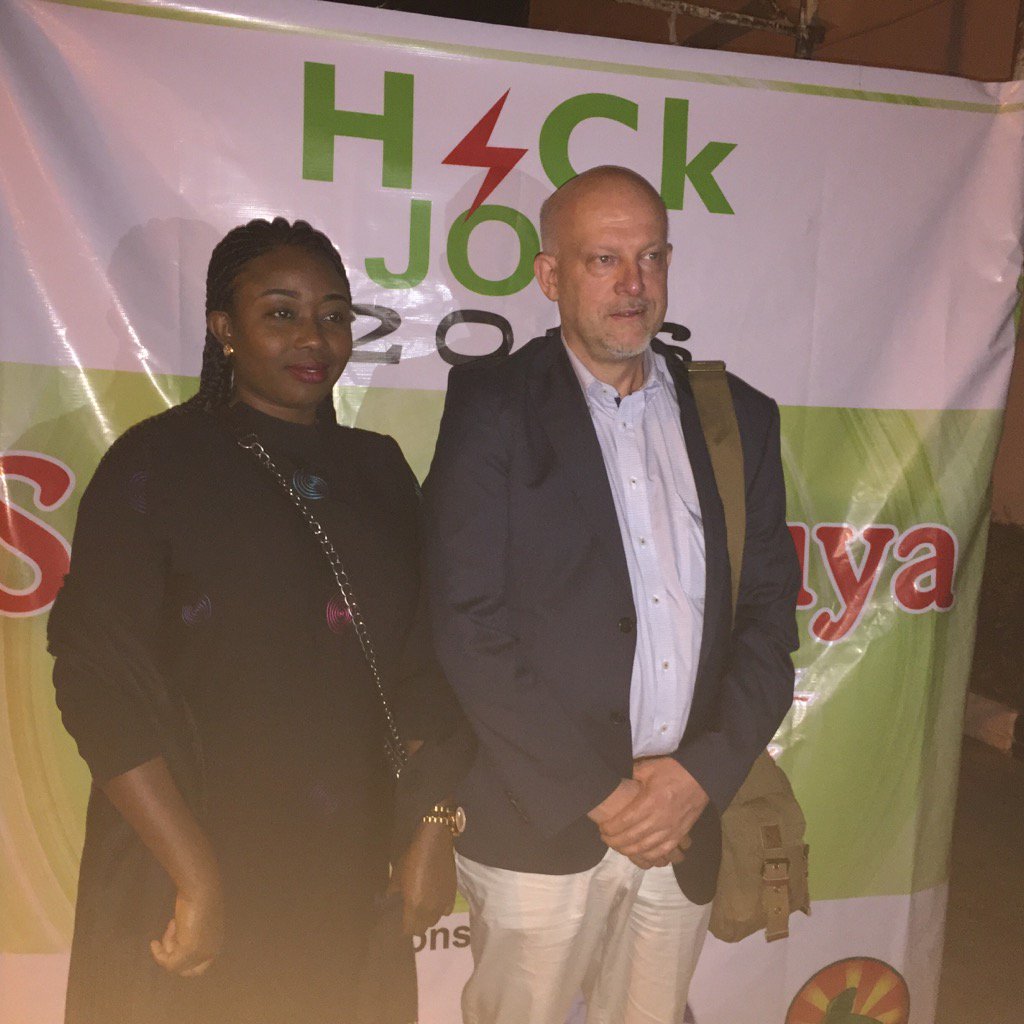 segunoruame's tweet image. Toni Odetayo of CS2 and Andreas Brehm, First Secr at German Embassy at Selfie &amp;amp; Suya night #Hackjos2016 #tochani2016