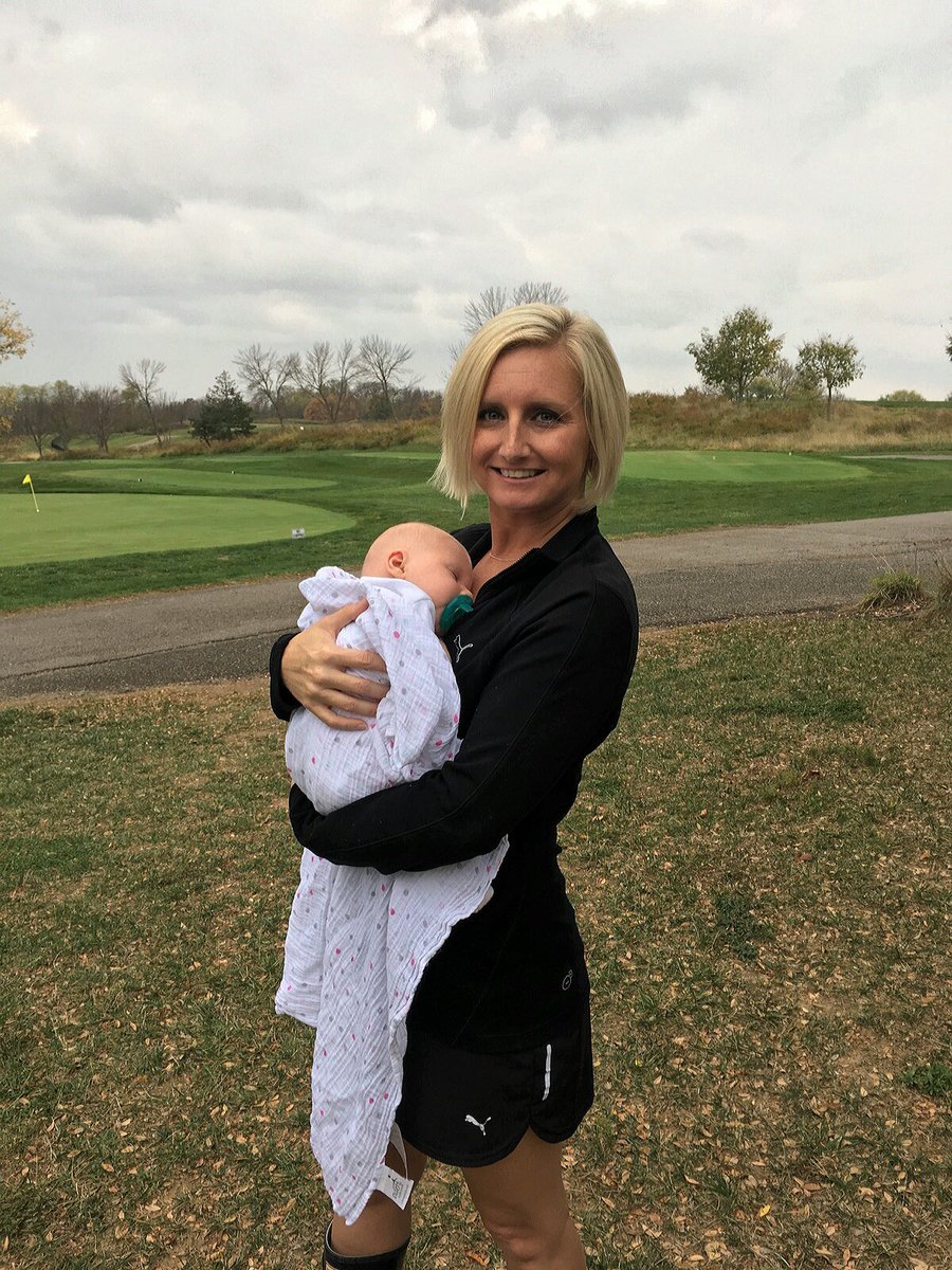 AmyMichele79's tweet photo. My last weekday at #LassingPointeGolfCourse and I get a surprise visitor!!! #BabyLola #AuntieA #LoveMyGirl #StartingHerYoung β³π https://t.co/tbfIggBT6f