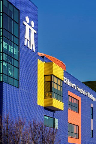 BrickIndustry's tweet photo. Bright brick colors in functional toy blocks help soothe anxious young patients at Children's Hospital of Michigan, Troy.  #BrickMatters https://t.co/sVC5R8NG1V