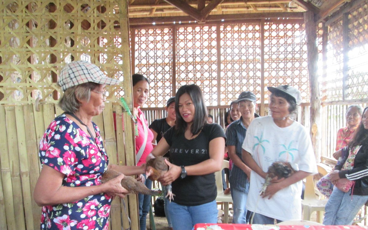 InternationalUU's tweet photo. Shout out to the @uucsj Read about Jenifer Ryu's ministerial sabbatical in the Philippines https://t.co/UMQl032oNv #UUCSJ #UUCP #GlobalFaith https://t.co/dhqhXdruA2