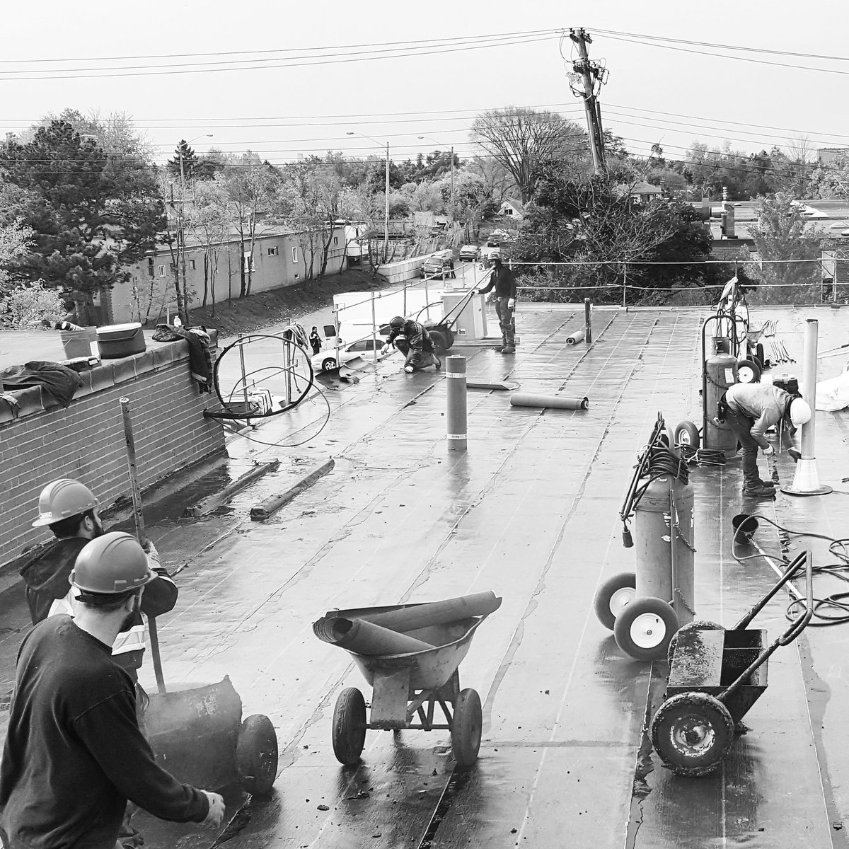 RoofcanToronto's tweet image. Another completed roof. East end this time. #roofing #modifiedbitumen #modbit #flatroofing #roofcan #greatcrew #modbit #toronto #scarborough