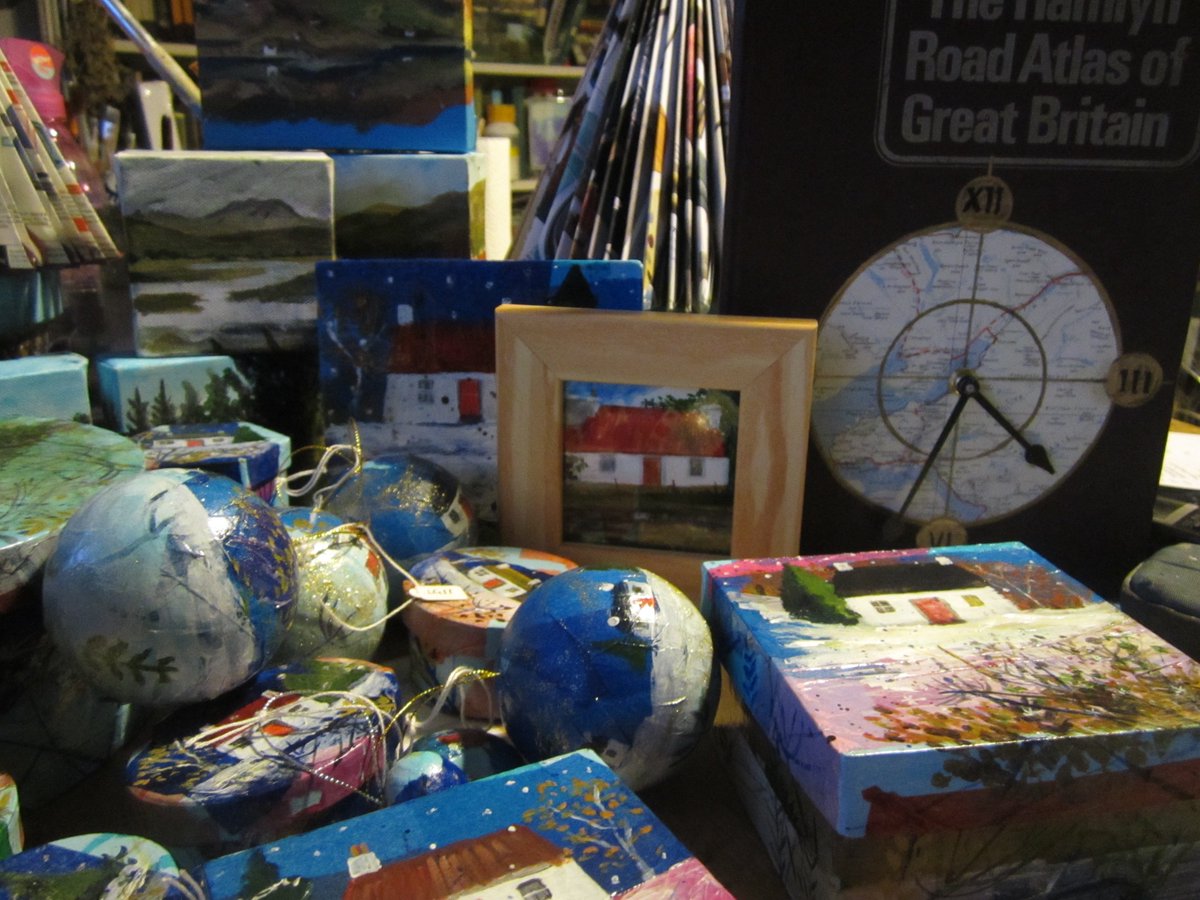 Cindie_Reiter's tweet photo. Just some of my new makes for @LochcarronArts stall at @SWRArtsandEats Christmas Fair this weekend #paintedboxes #alteredbooks https://t.co/4x8zBfltjM
