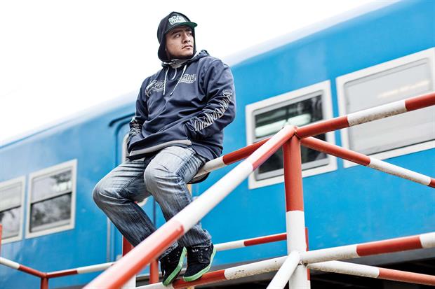 redbullbatalla's tweet image. Deliciosa nota de @JuanOrtelli que describe la vida de @Aczino: "El mejor maldito freestylero que se ha parido": win.gs/2f6aCtN ☢️