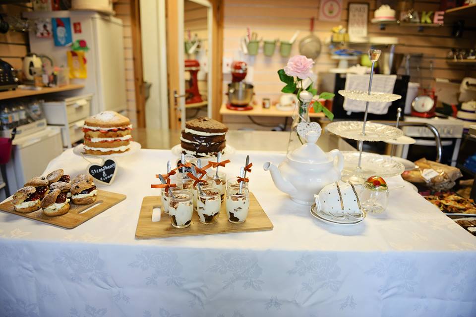 LittleDebutante's tweet photo. High teas @LittleDebutante https://t.co/hhsoc7rzdk