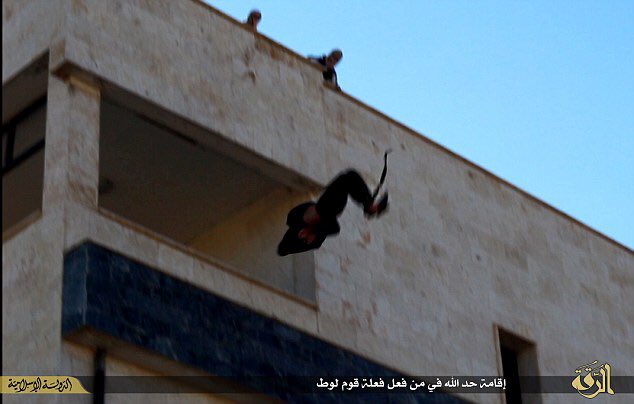 caseyholloway82's tweet photo. @NickBolton13 @LGBTFORTRUMP my last word, the #Muslims R the only 1s CHOPPING HEADS OFF, THROWING GAYS OFF BUILDINGS, & BURNING THEM ALIVE https://t.co/W8iLN0V0BO